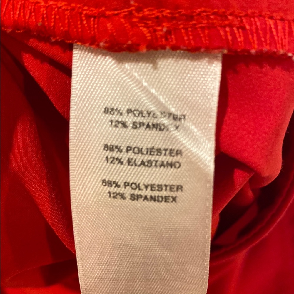 Chico's Red Bermuda Shorts Tailored Knee-Length size 1.5
SH-16 - Picture 10 of 13